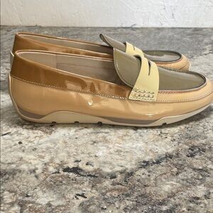 Camper Women's Loafers in Tan and Cream